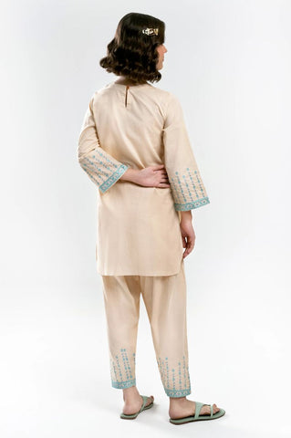 KCDN00778_3.jpg